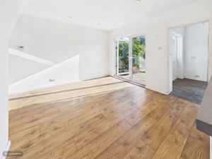 DINING ROOM- click for photo gallery